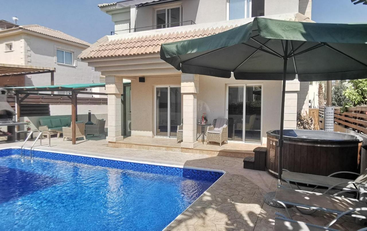 Great Villa Maria Paralimni Eksteriør billede